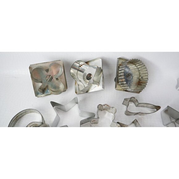 33 Metal Cookie Cutters Angel Hearts Moose Whale Tale Rocking Horse Chicken - Picture 3 of 7